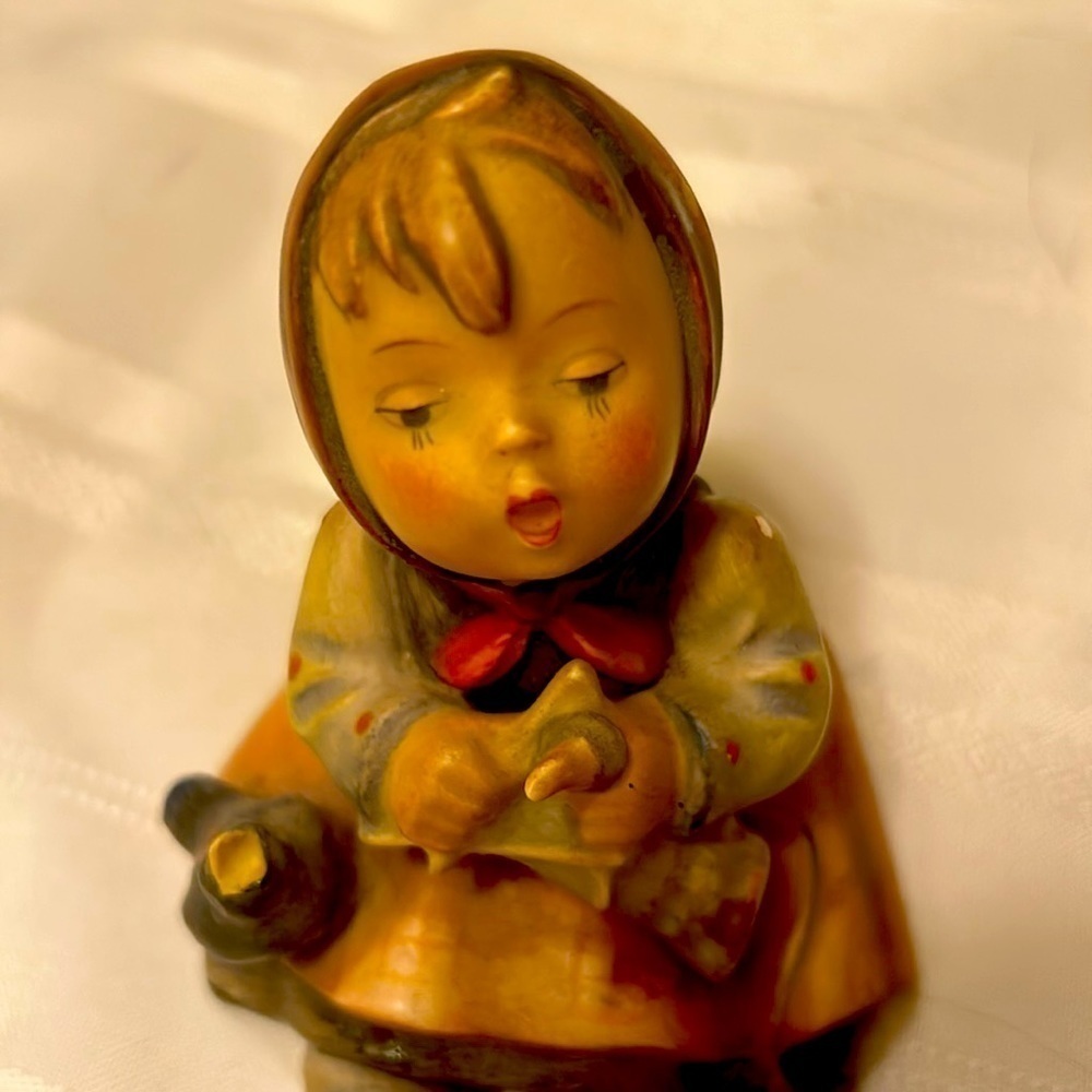 ⭐⭐RARE Hummel Figurine Happy Pastime Girl Singing Bird⭐⭐ - Picture 7 of 12